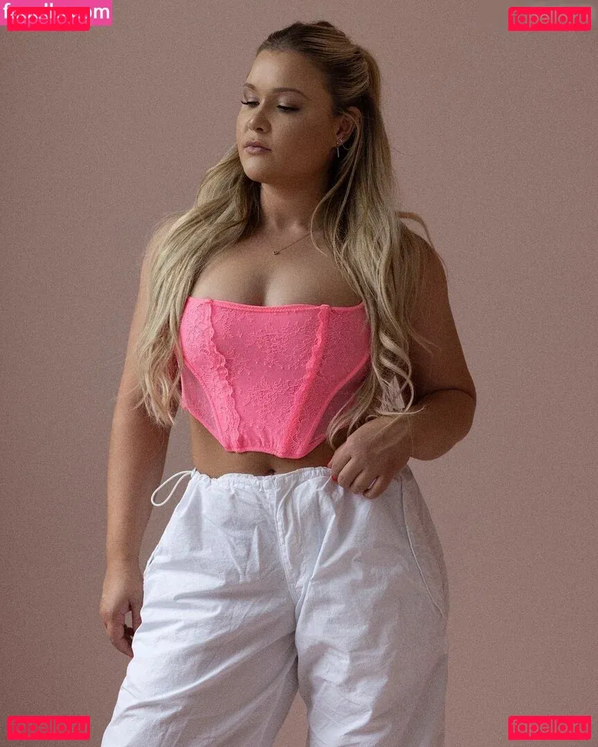 Sophia Thiel Onlyfans Photo Gallery 