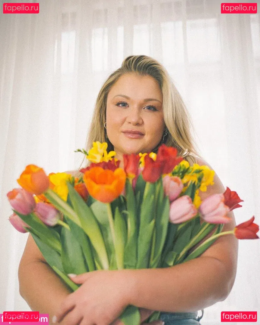 Sophia Thiel Onlyfans Photo Gallery 