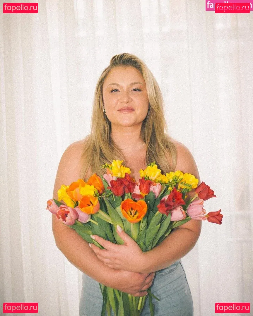 Sophia Thiel Onlyfans Photo Gallery 