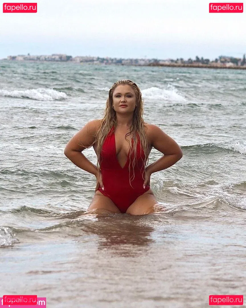 Sophia Thiel Onlyfans Photo Gallery 