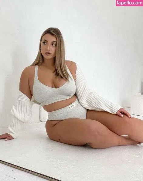 Tiana Sala Onlyfans Photo Gallery 