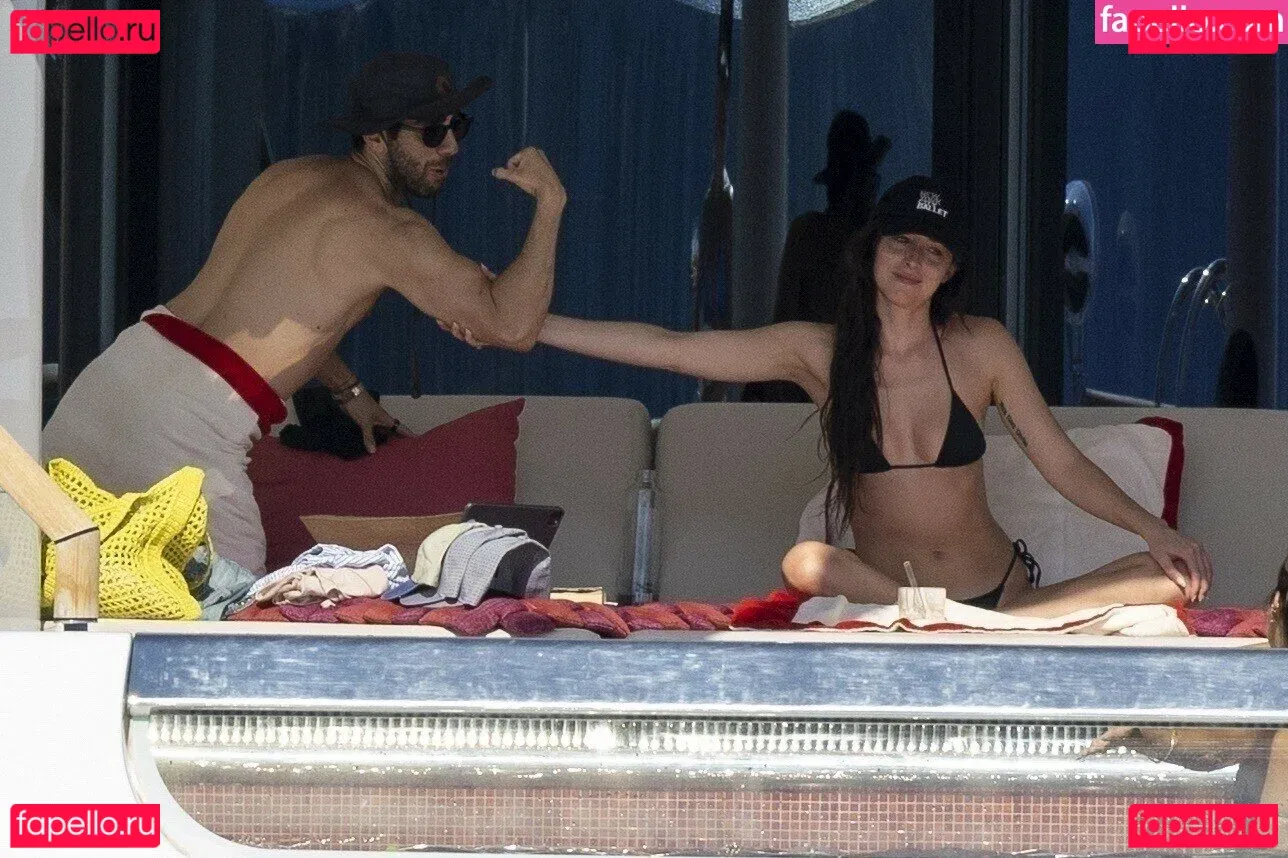 Dakota Johnson Onlyfans Photo Gallery 