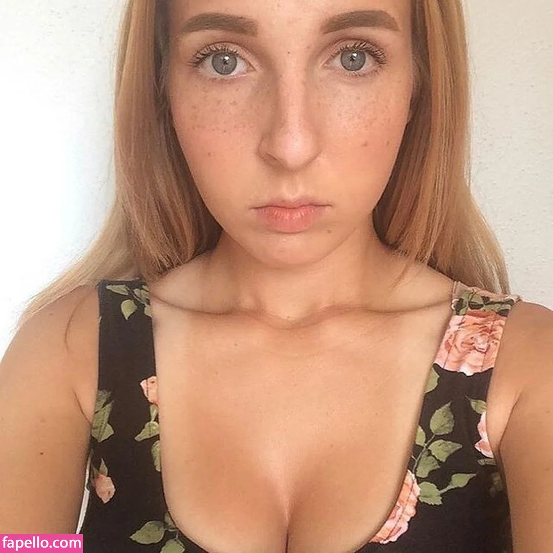 Mikomin Onlyfans Photo Gallery 