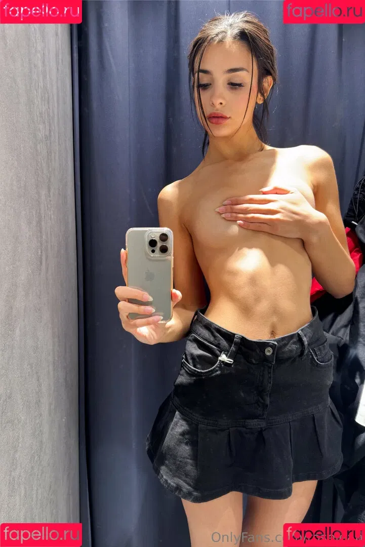 roselean Onlyfans Photo Gallery 