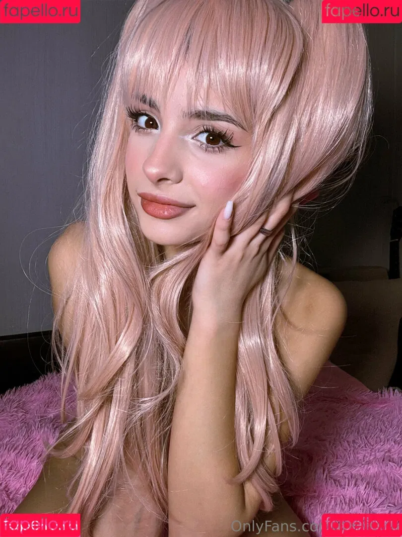 roselean Onlyfans Photo Gallery 