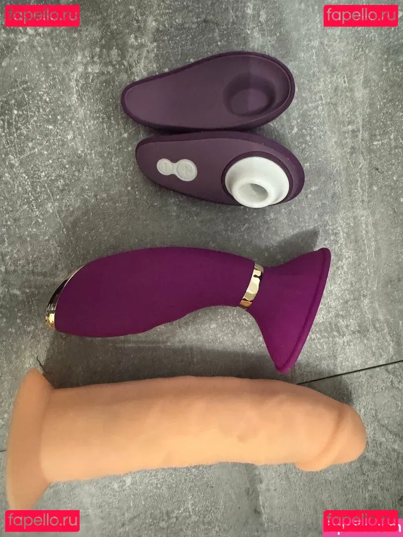 wisterya.free Onlyfans Photo Gallery 