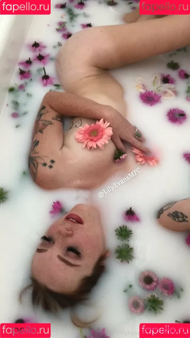 lilyevansfree Onlyfans Photo Gallery 
