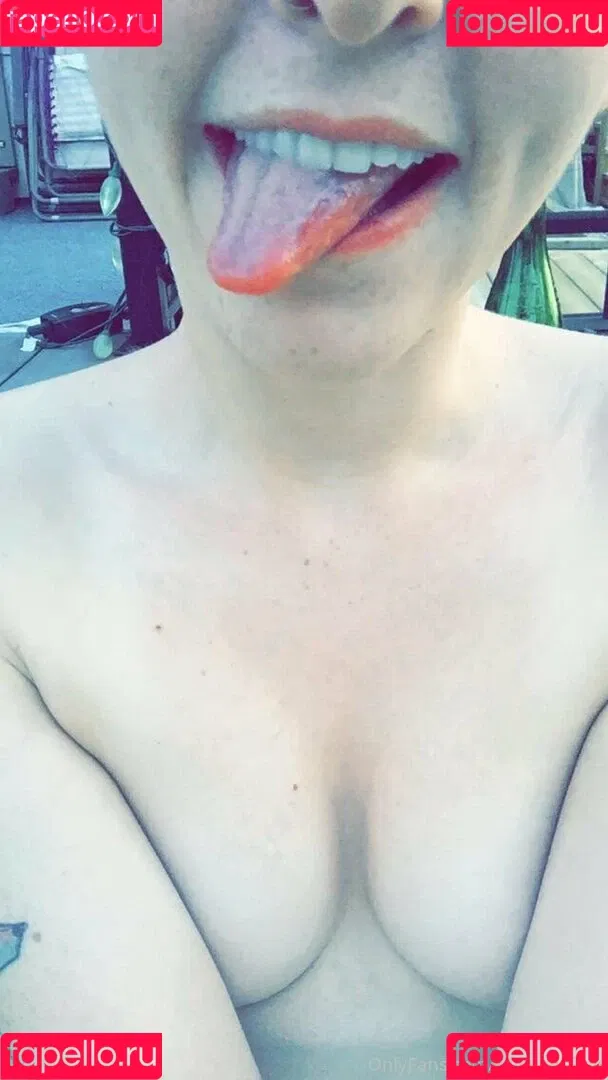 lilyevansfree Onlyfans Photo Gallery 