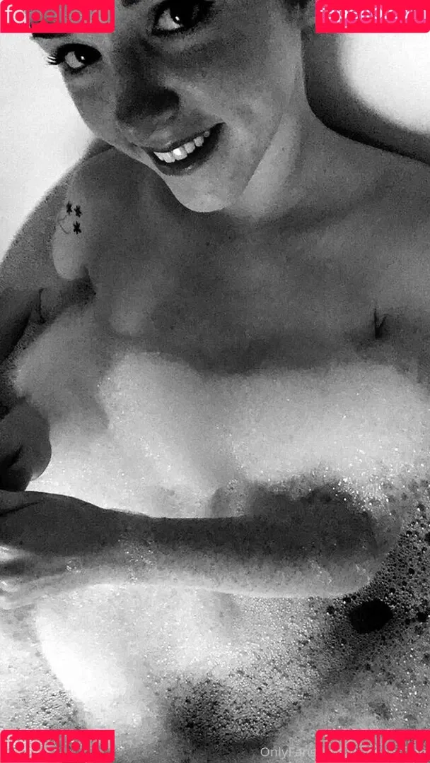 lilyevansfree Onlyfans Photo Gallery 