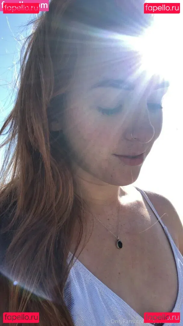 lilyevansfree Onlyfans Photo Gallery 