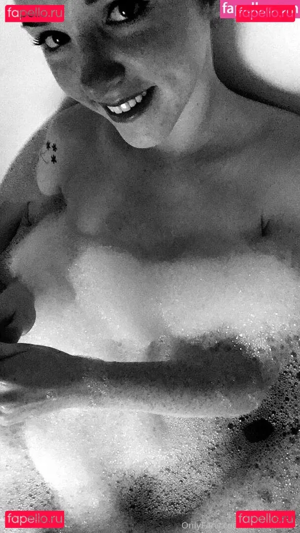 lilyevansfree Onlyfans Photo Gallery 