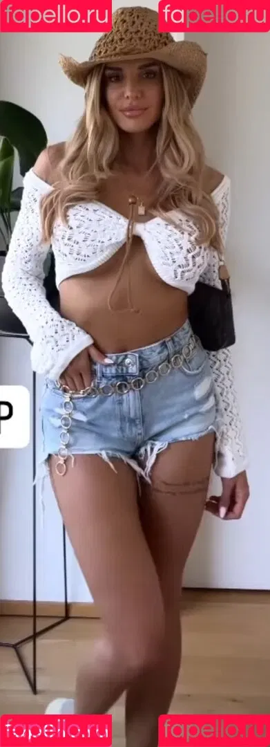 Gerda Lewis Onlyfans Photo Gallery 