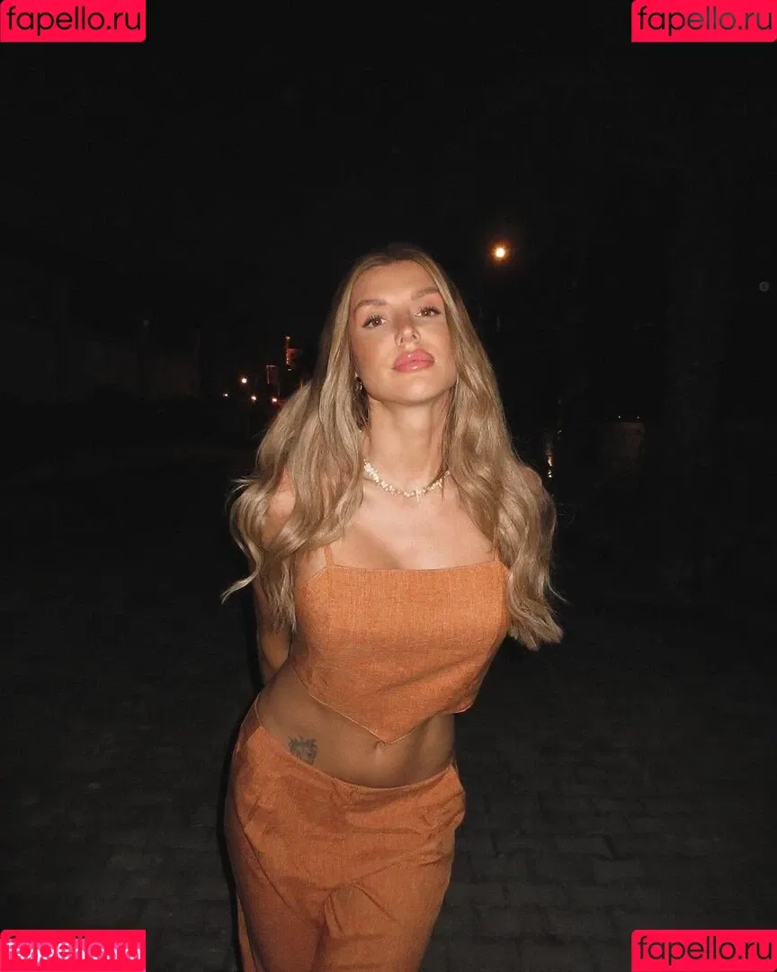 Gerda Lewis Onlyfans Photo Gallery 
