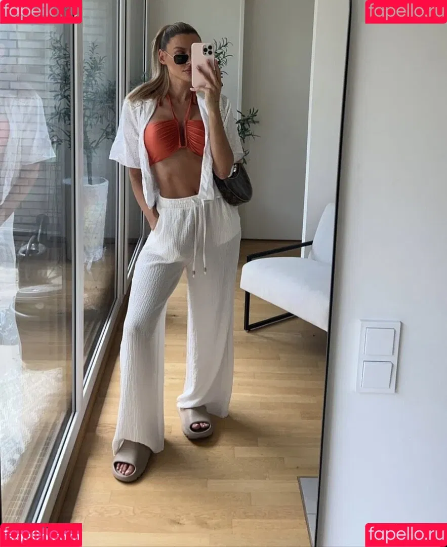 Gerda Lewis Onlyfans Photo Gallery 