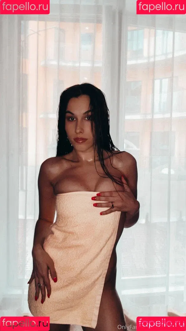 merylinnau Onlyfans Photo Gallery 