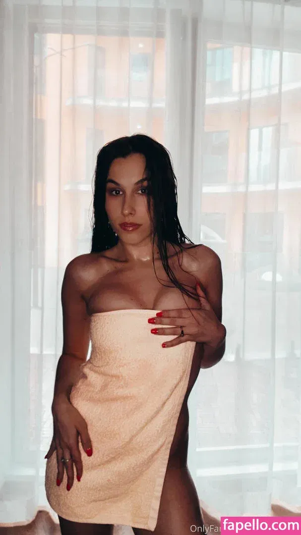 merylinnau Onlyfans Photo Gallery 