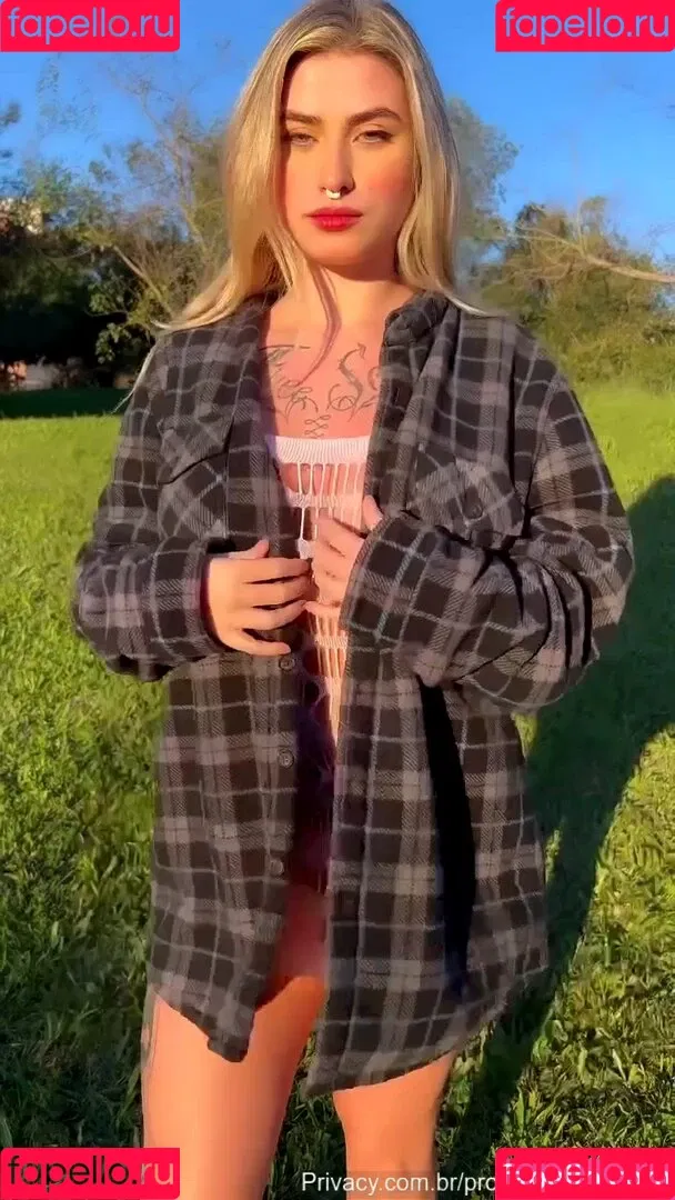 Júlia Gouvea Onlyfans Photo Gallery 