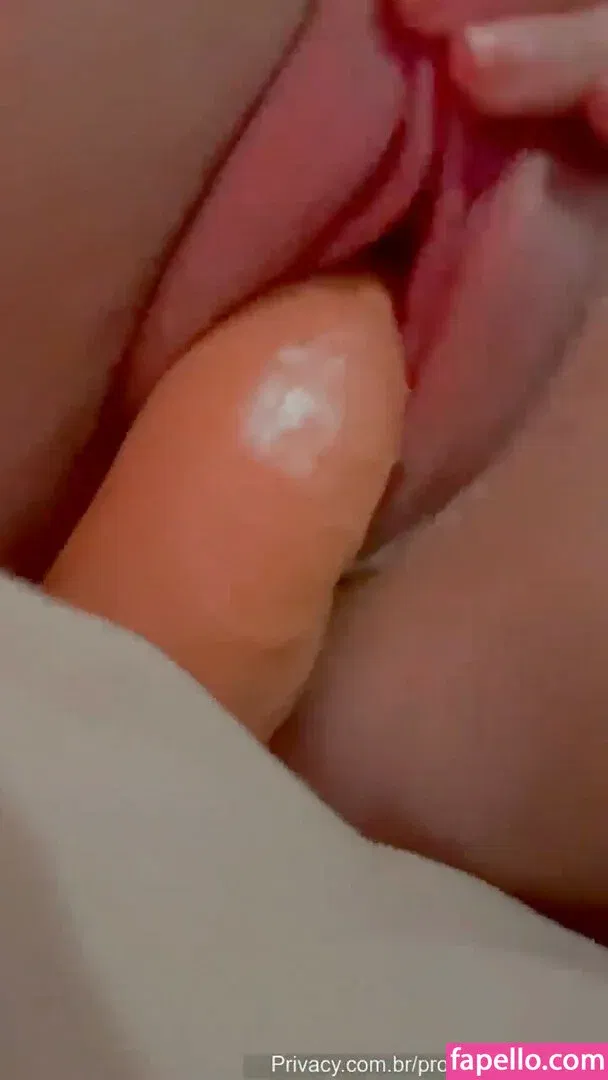 Júlia Gouvea Onlyfans Photo Gallery 