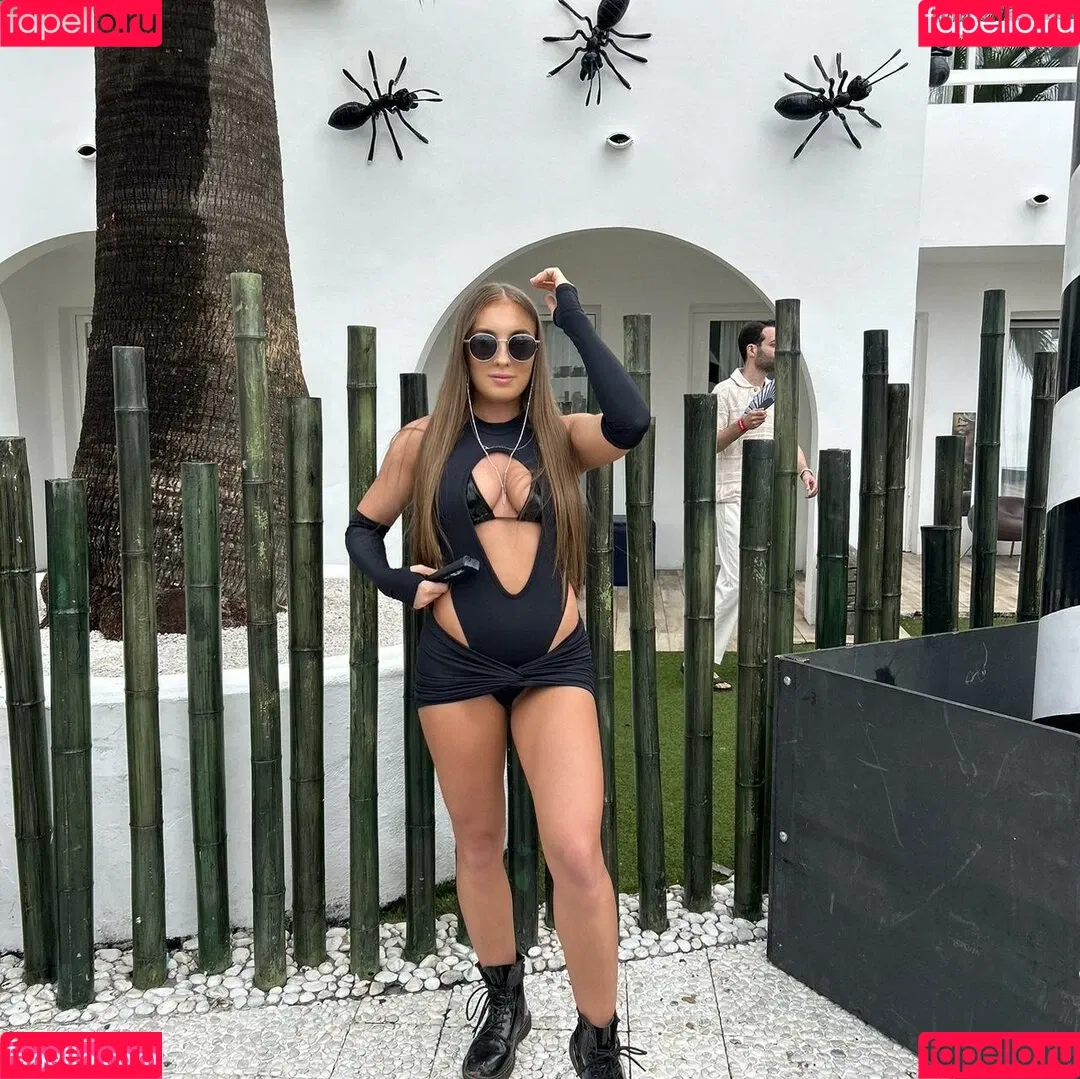 Natasha Vandelois Onlyfans Photo Gallery 