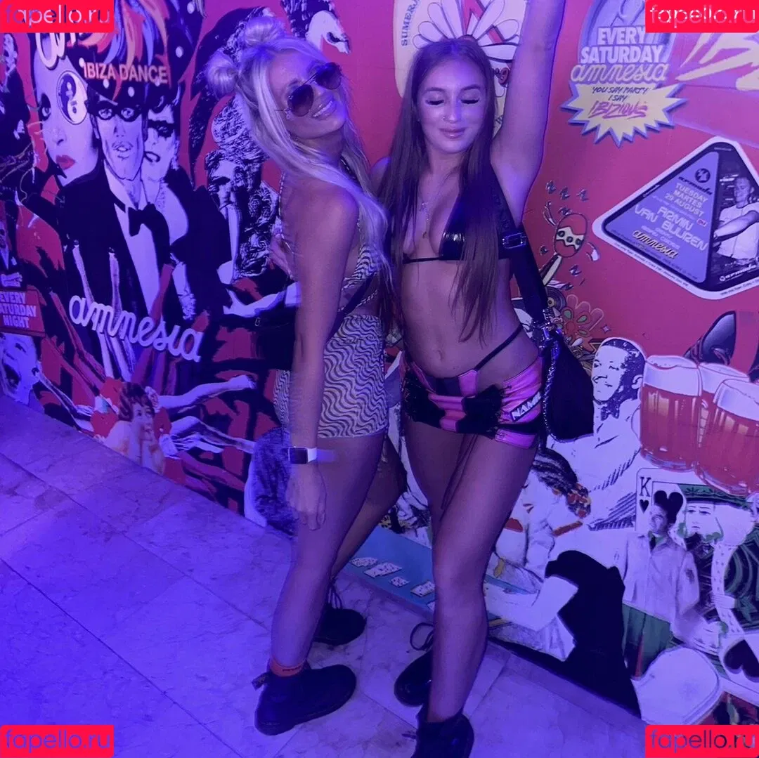 Natasha Vandelois Onlyfans Photo Gallery 