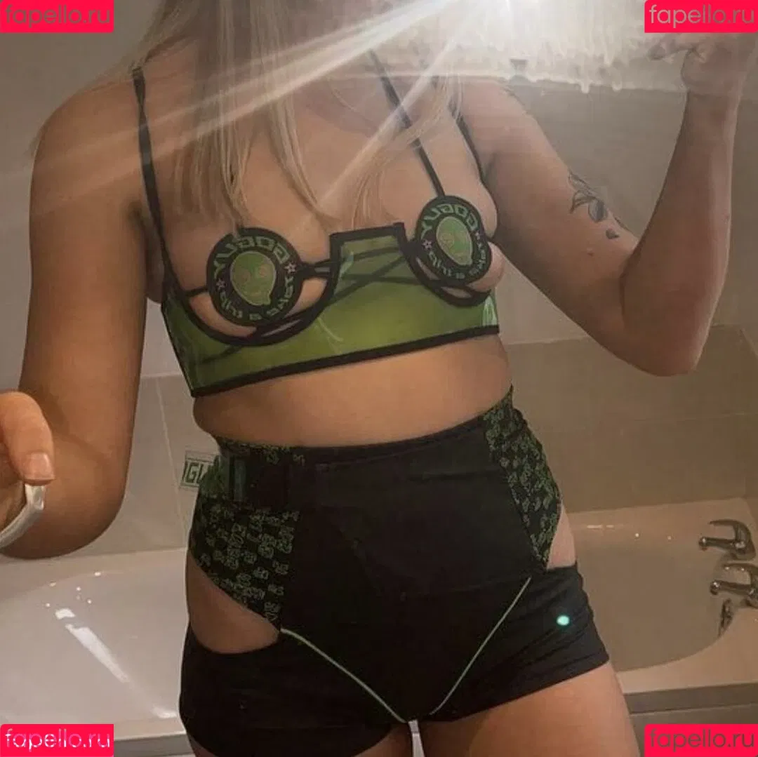 Natasha Vandelois Onlyfans Photo Gallery 