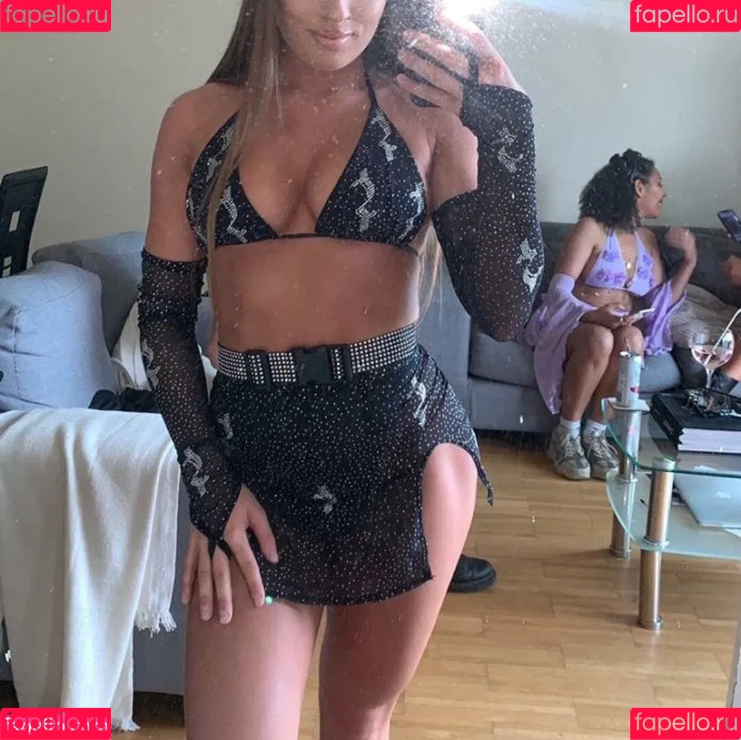 Natasha Vandelois Onlyfans Photo Gallery 