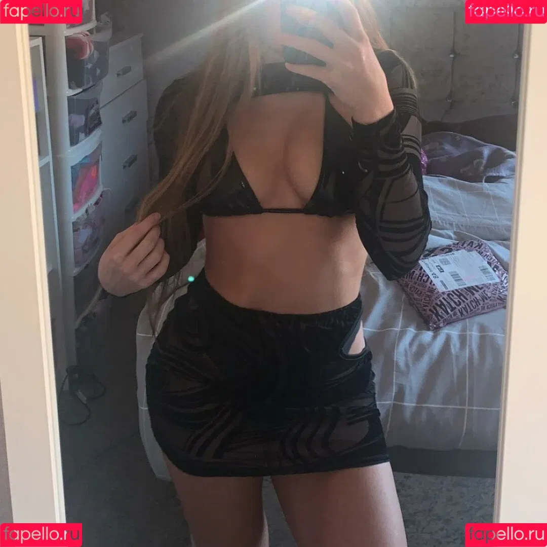 Natasha Vandelois Onlyfans Photo Gallery 