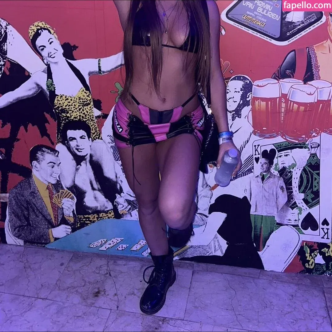 Natasha Vandelois Onlyfans Photo Gallery 