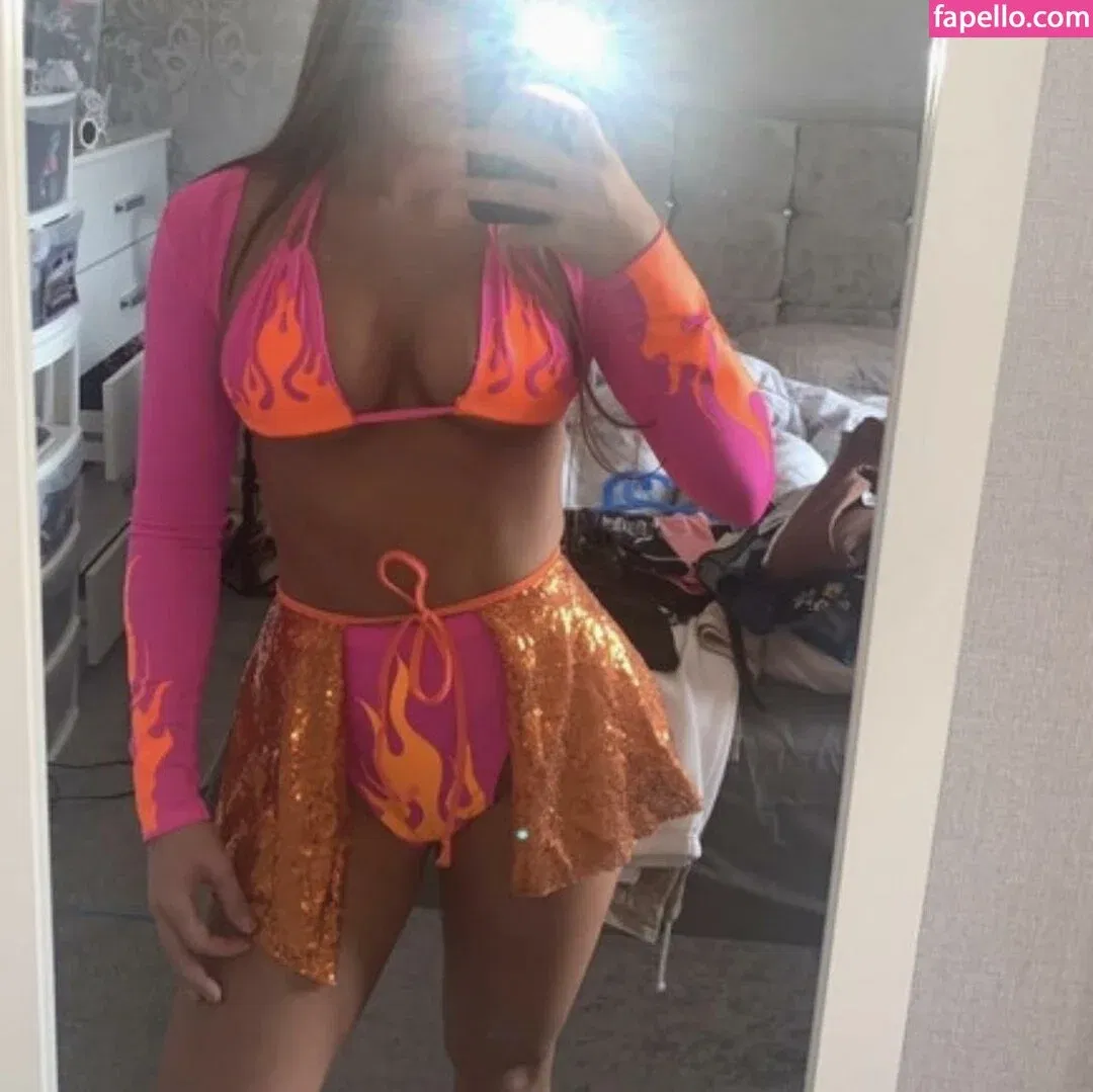 Natasha Vandelois Onlyfans Photo Gallery 