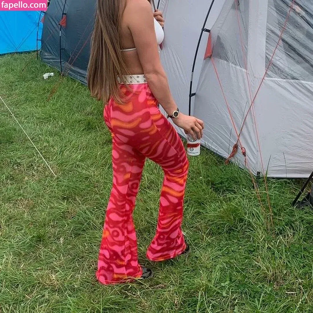 Natasha Vandelois Onlyfans Photo Gallery 