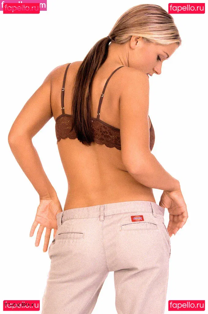 Girls of MacDonald's Onlyfans Photo Gallery 