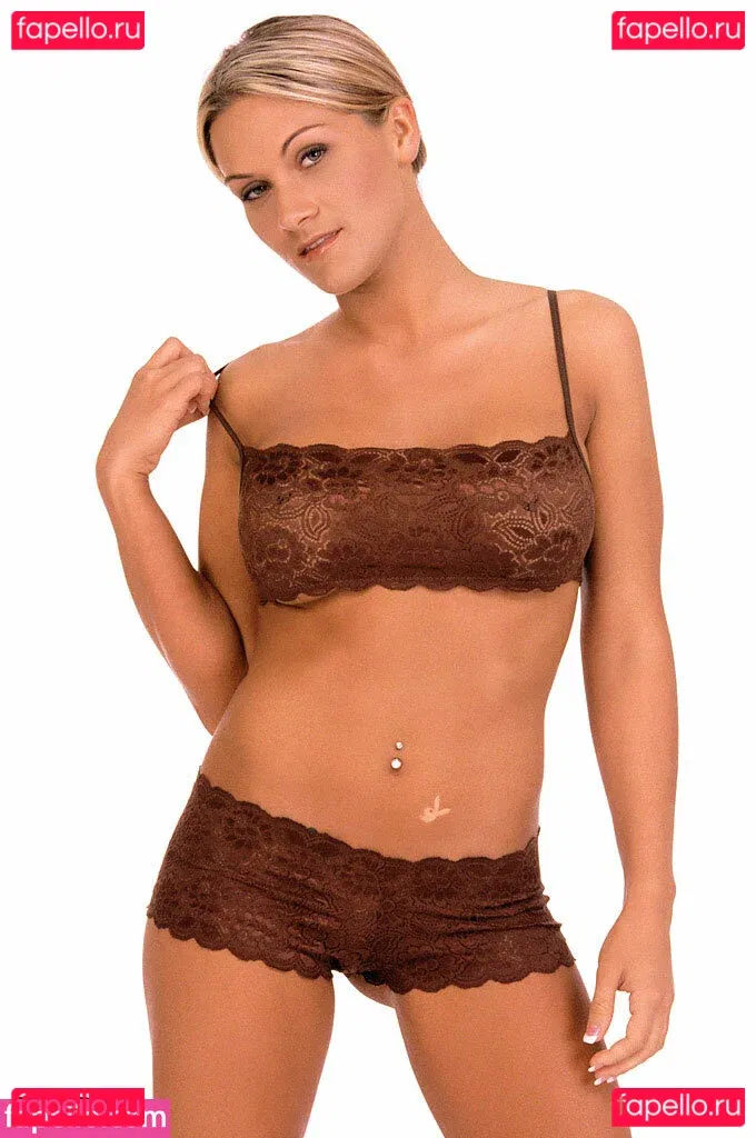 Girls of MacDonald's Onlyfans Photo Gallery 