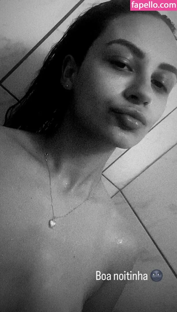 Larissa Flores Onlyfans Photo Gallery 