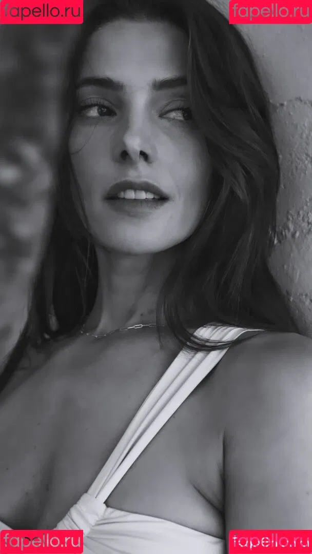 Ashley Greene Onlyfans Photo Gallery 