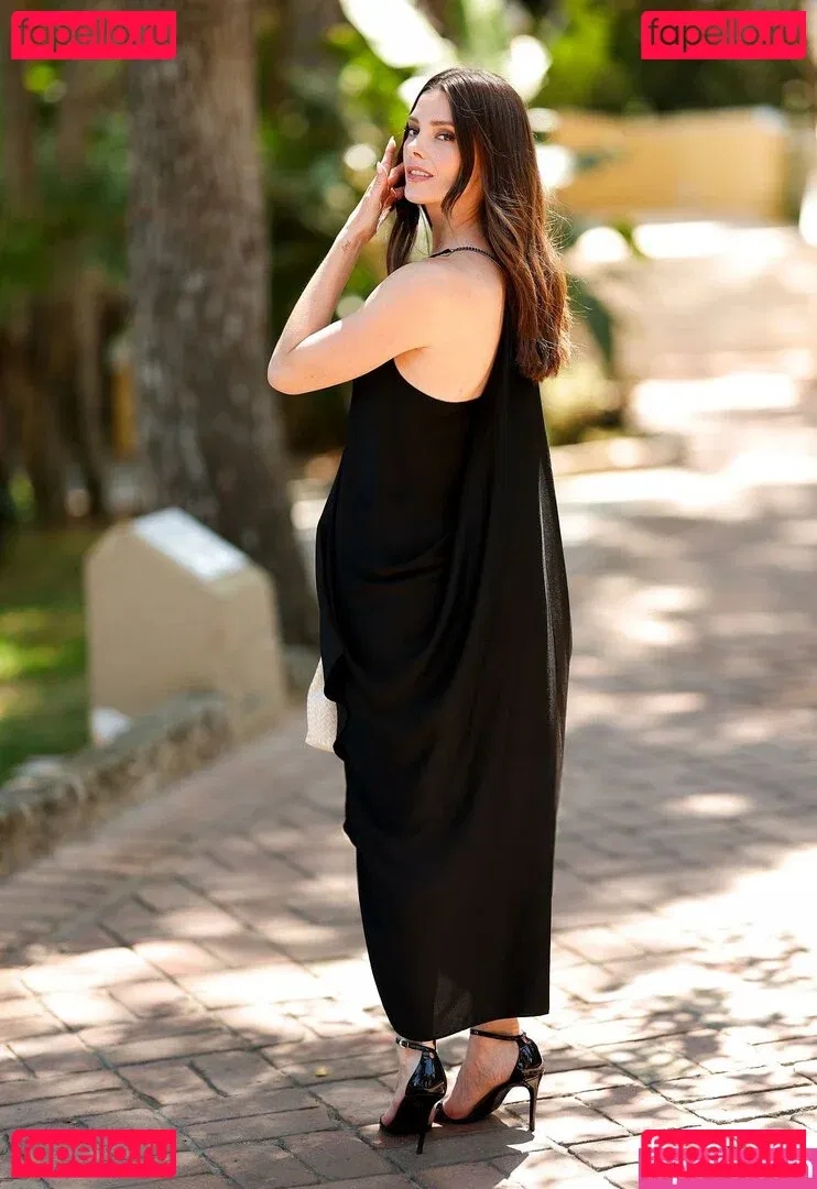 Ashley Greene Onlyfans Photo Gallery 