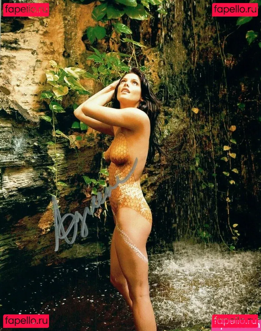 Ashley Greene Onlyfans Photo Gallery 