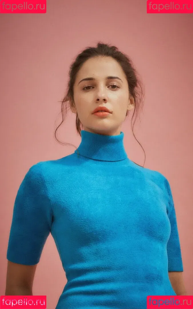 Naomi Scott Onlyfans Photo Gallery 