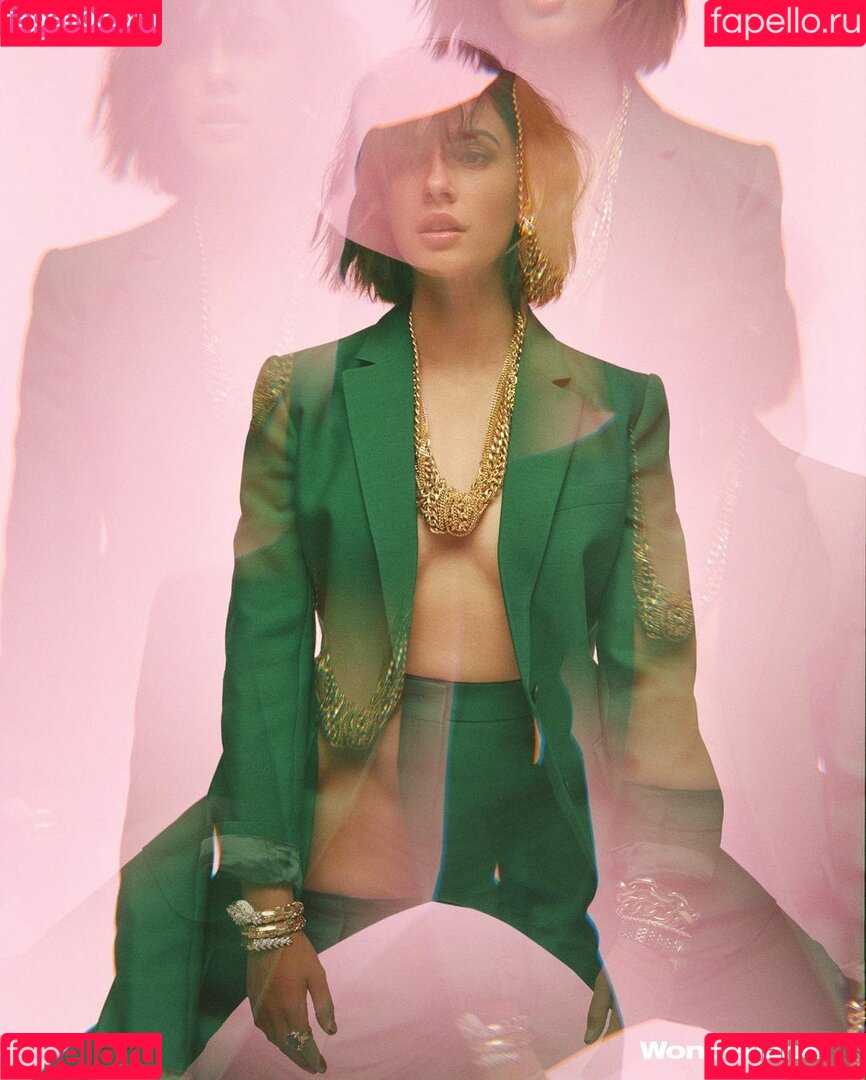 Naomi Scott Onlyfans Photo Gallery 