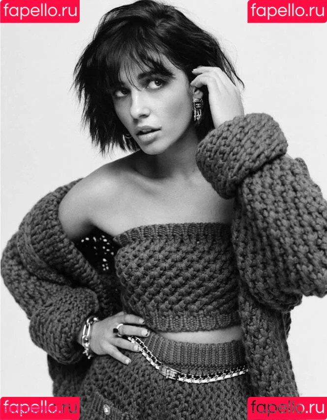 Naomi Scott Onlyfans Photo Gallery 