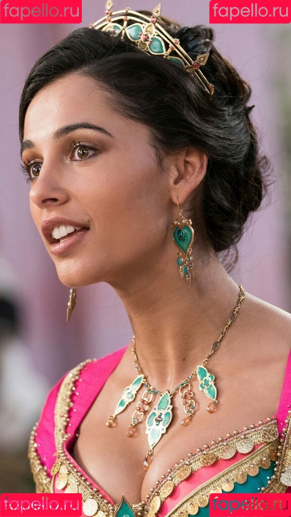 Naomi Scott Onlyfans Photo Gallery 
