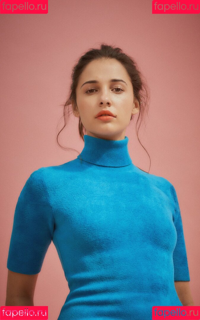 Naomi Scott Onlyfans Photo Gallery 