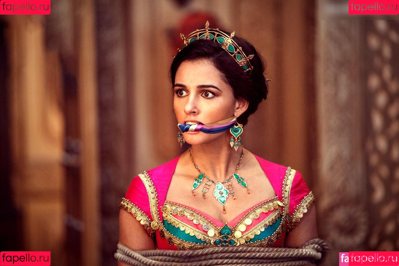 Naomi Scott Onlyfans Photo Gallery 