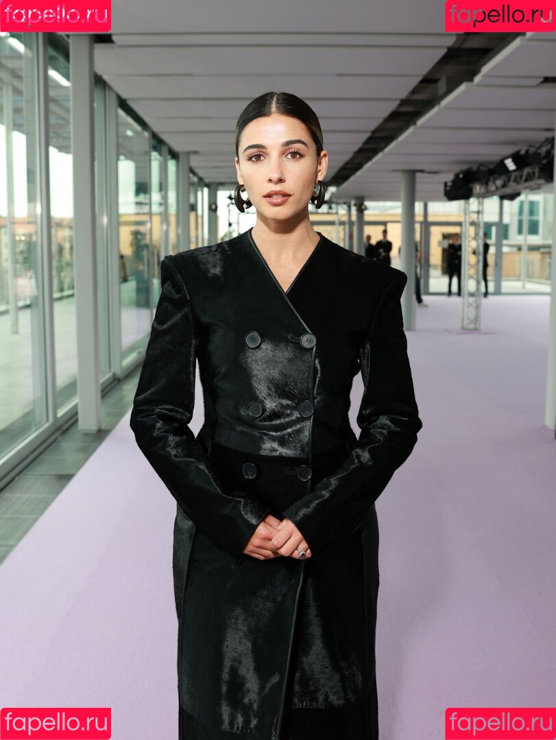 Naomi Scott Onlyfans Photo Gallery 