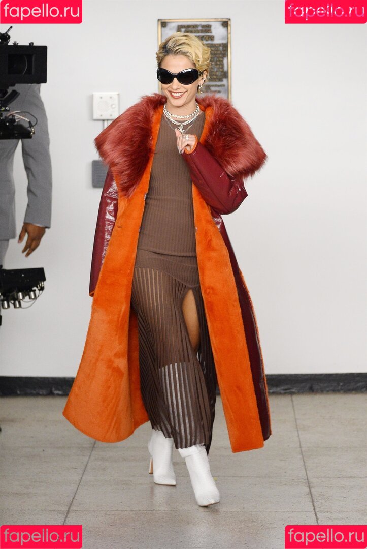 Naomi Scott Onlyfans Photo Gallery 