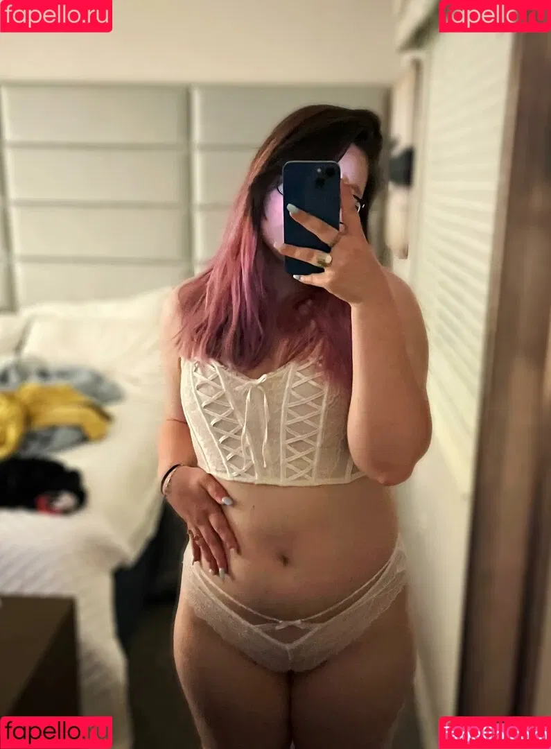 Strawbre Onlyfans Photo Gallery 