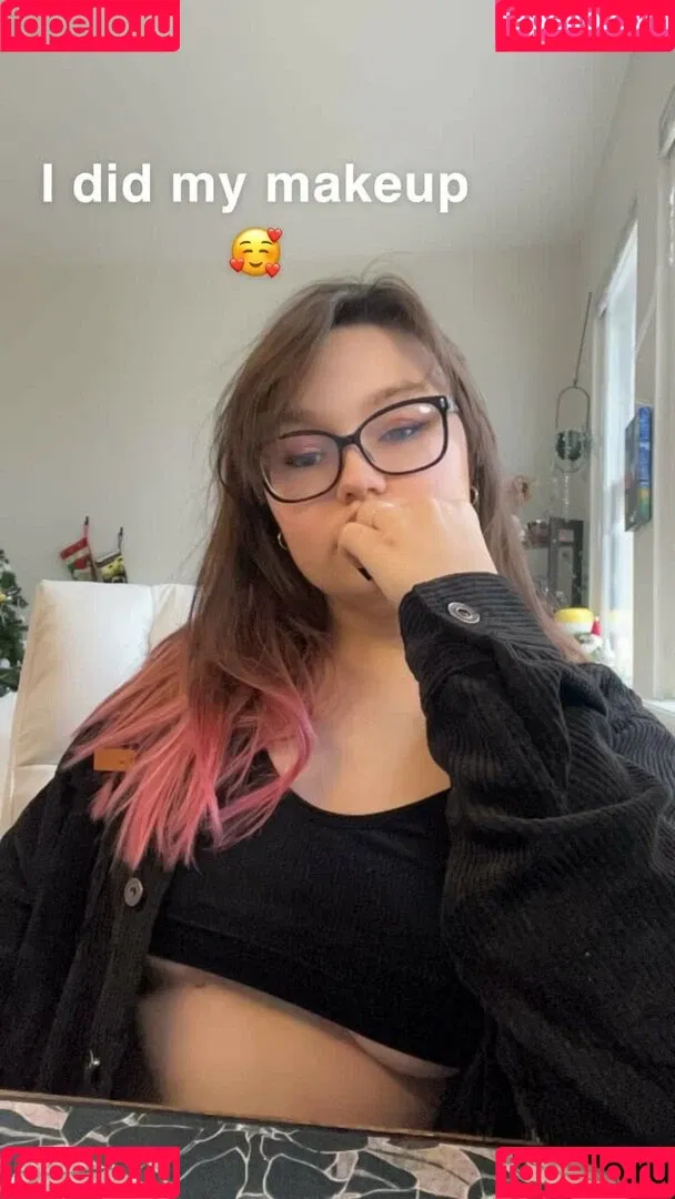 Strawbre Onlyfans Photo Gallery 