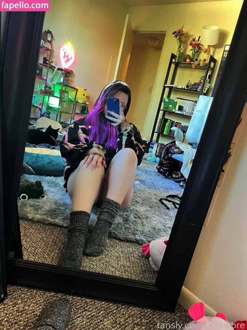 Strawbre Onlyfans Photo Gallery 