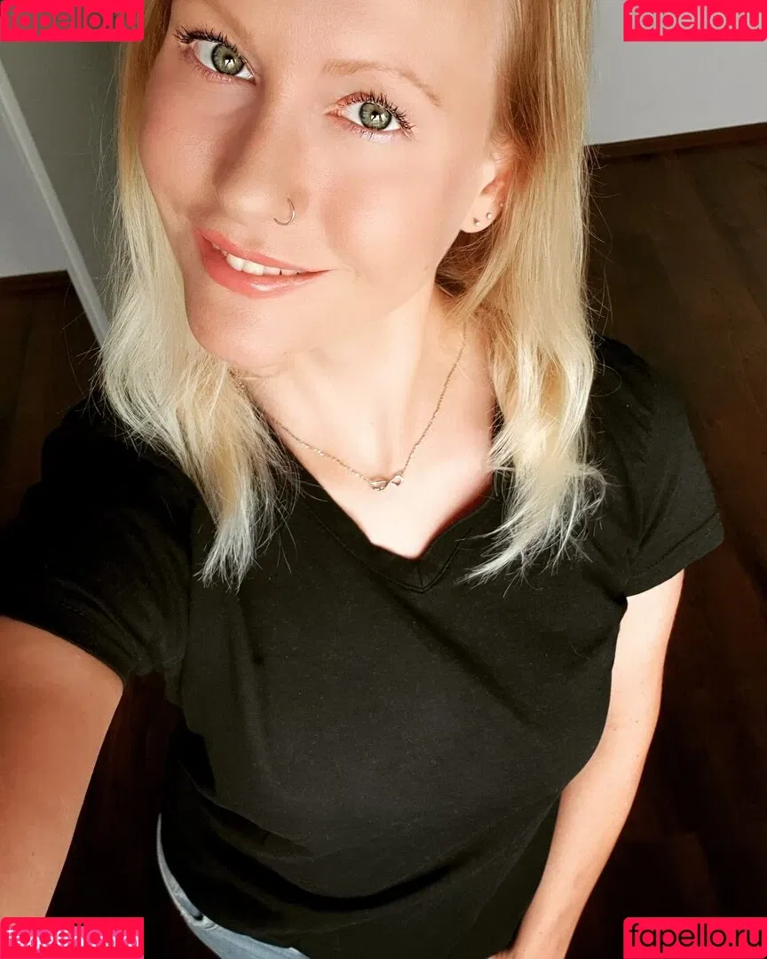Blondehexe Onlyfans Photo Gallery 