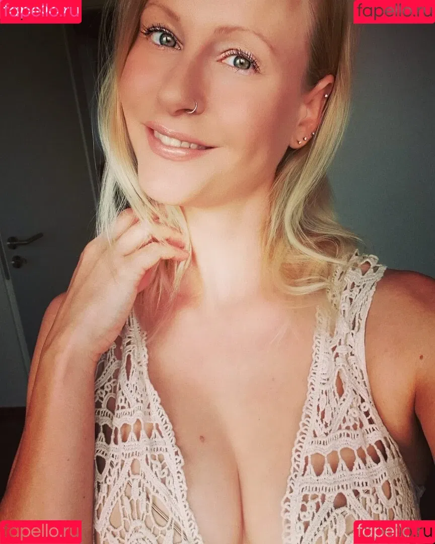 Blondehexe Onlyfans Photo Gallery 