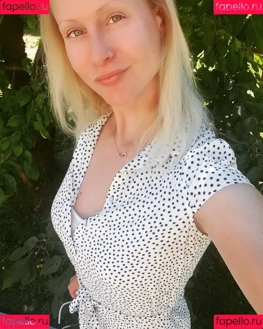 Blondehexe Onlyfans Photo Gallery 